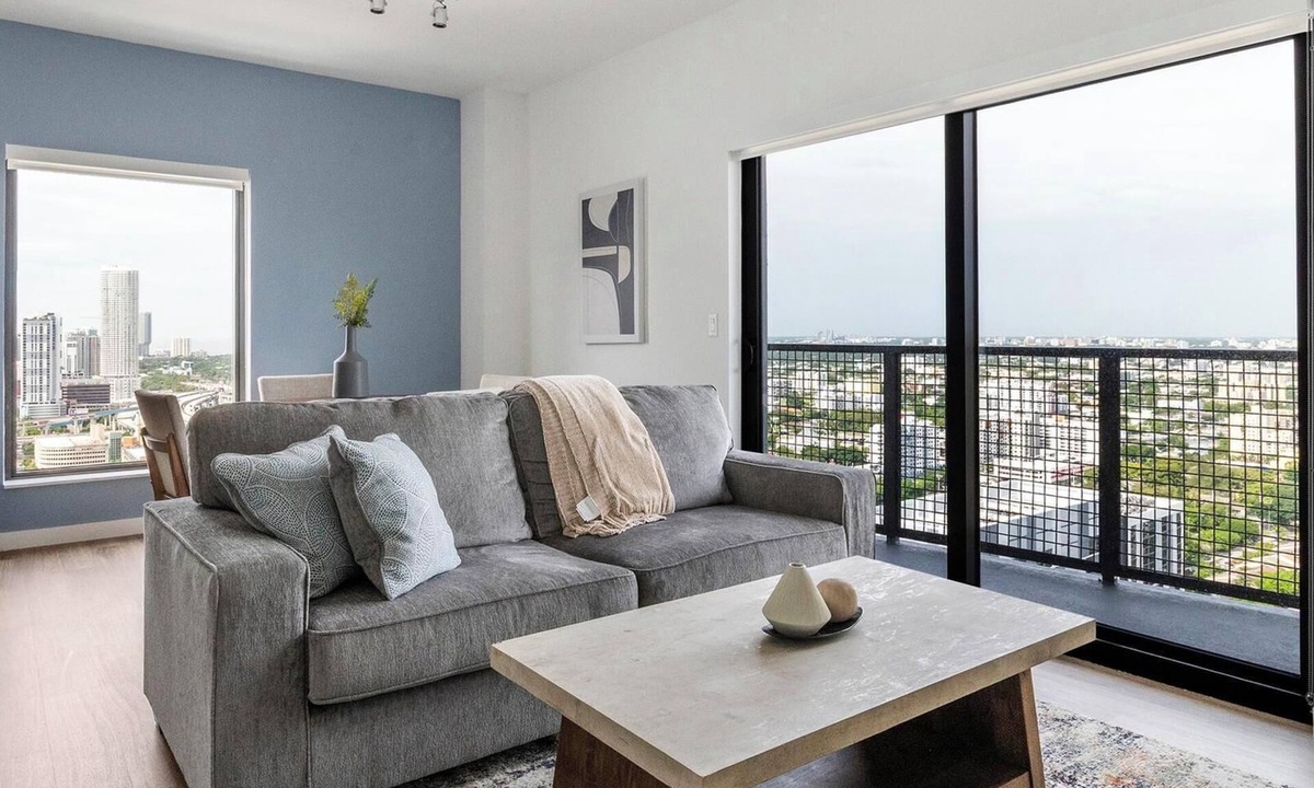 Overtown Apartment | Landing | Spectacular 2BD, Pool