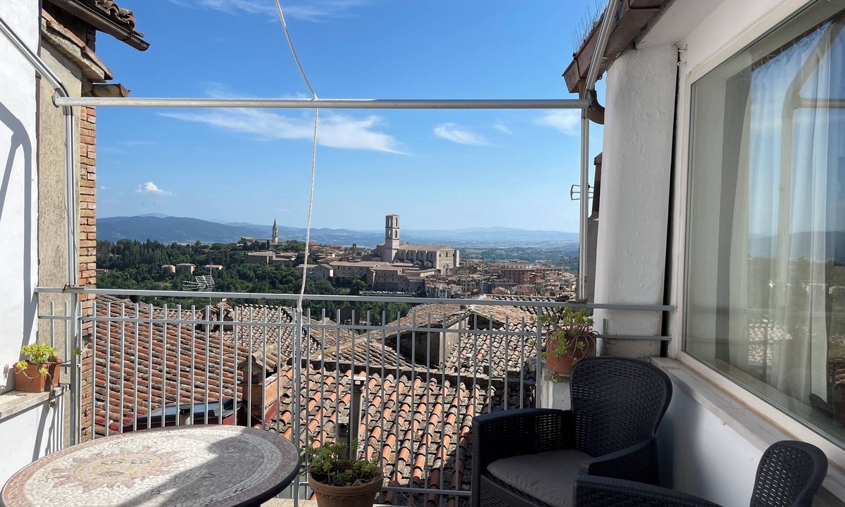 Old Town Apartment | Le Balze Bright penthouse with secluded panoramic terrace 200 mt from the Duomo