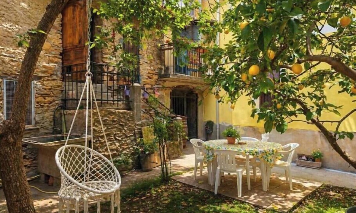 Villa Viani House | Lemon Grove.