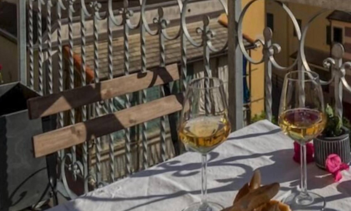 Manarola Apartment | Liersena Sea View Mini Villa with AC