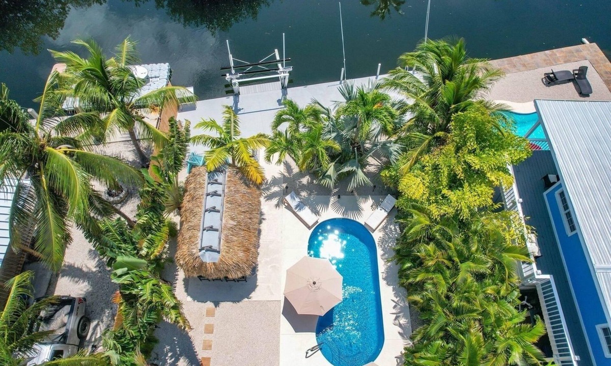 Little Torch Key House | LITTLE TORCH TREASURE - 4 Bedroom /3 Bathroom Canal Front with Pool & Boat Dock