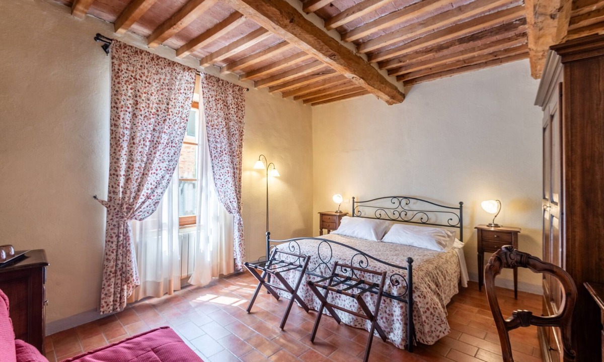 Montisi Apartment | Locanda di Montisi – Castello Room Among the Hills of Montalcino