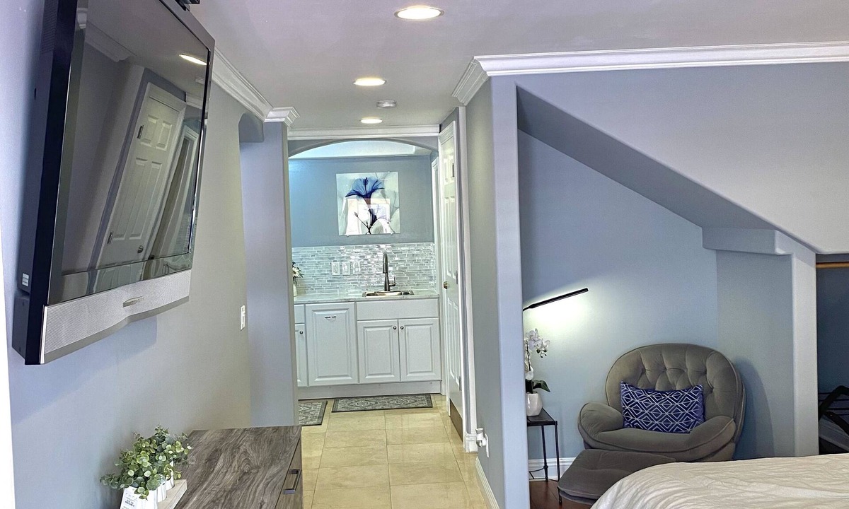 Harbor Apartment | Lovely 1 bedroom Lomita apartment