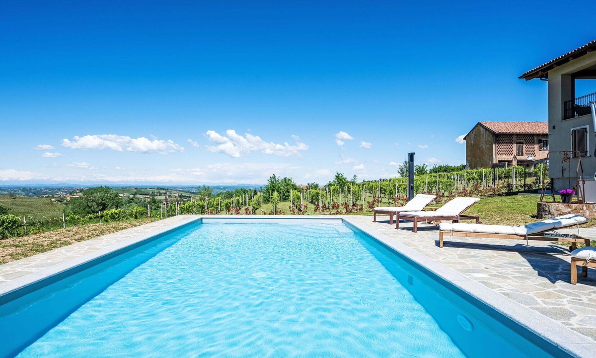 Costigliole d'Asti Apartment | Lovely apartment for 4 guests with WIFI, pool, A/C, TV and terrace