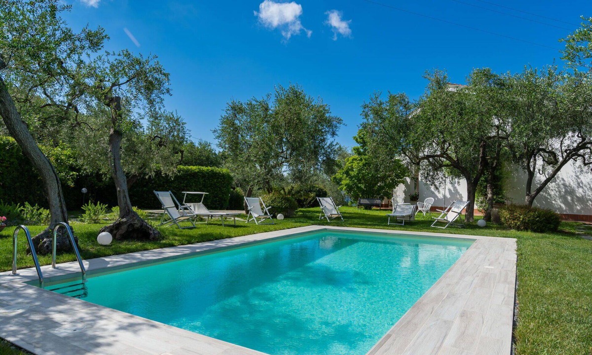 Monade Santa Lucia Villa | Lovely apartment in villa for 8 guests with pool, WIFI, TV, patio, pets allowed and panoramic view