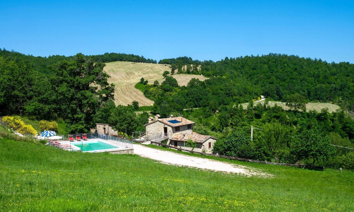 Mercatello sul Metauro Apartment | Lovely apartment in Mercatello S.M. (PU) with house a mountain view