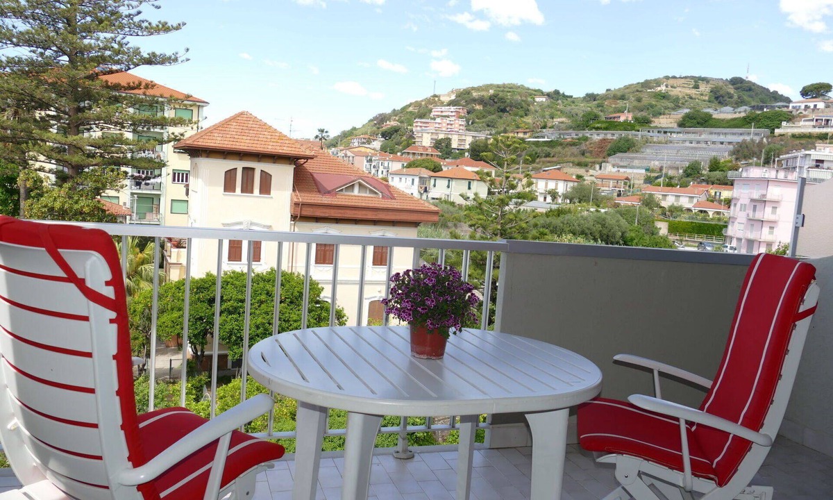 Riva Ligure Apartment | Lovely apartment for 4 guests with WIFI and balcony