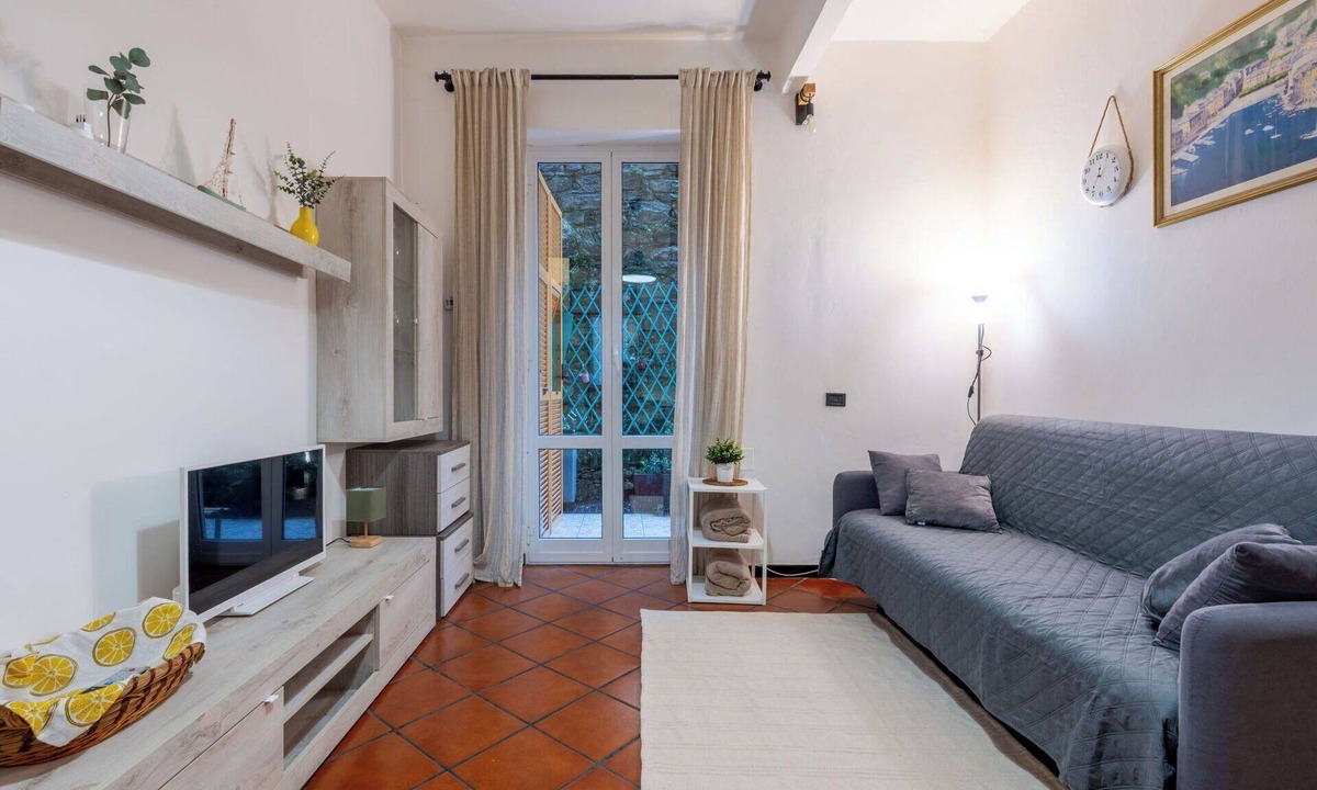 Lagaccio Apartment | Lovely apartment for 4 people with WIFI, TV and terrace