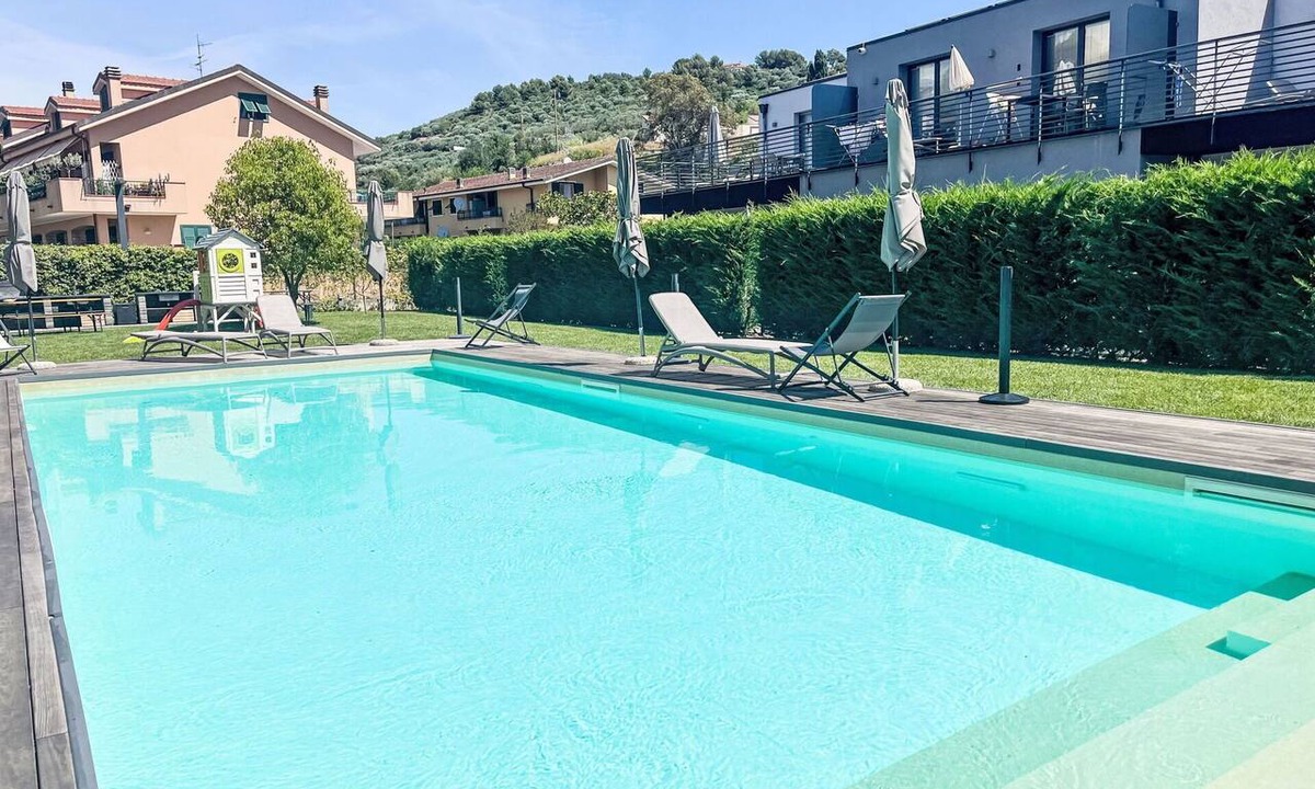 Artallo Apartment | Lovely apartment for 6 people with A/C, pool, WIFI, TV, terrace and pets allowed