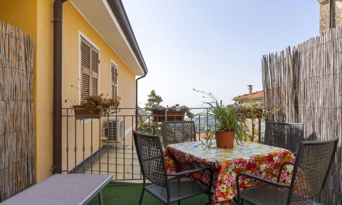 Terzorio Apartment | Lovely apartment for 6 guests with WIFI, A/C, balcony and pets allowed