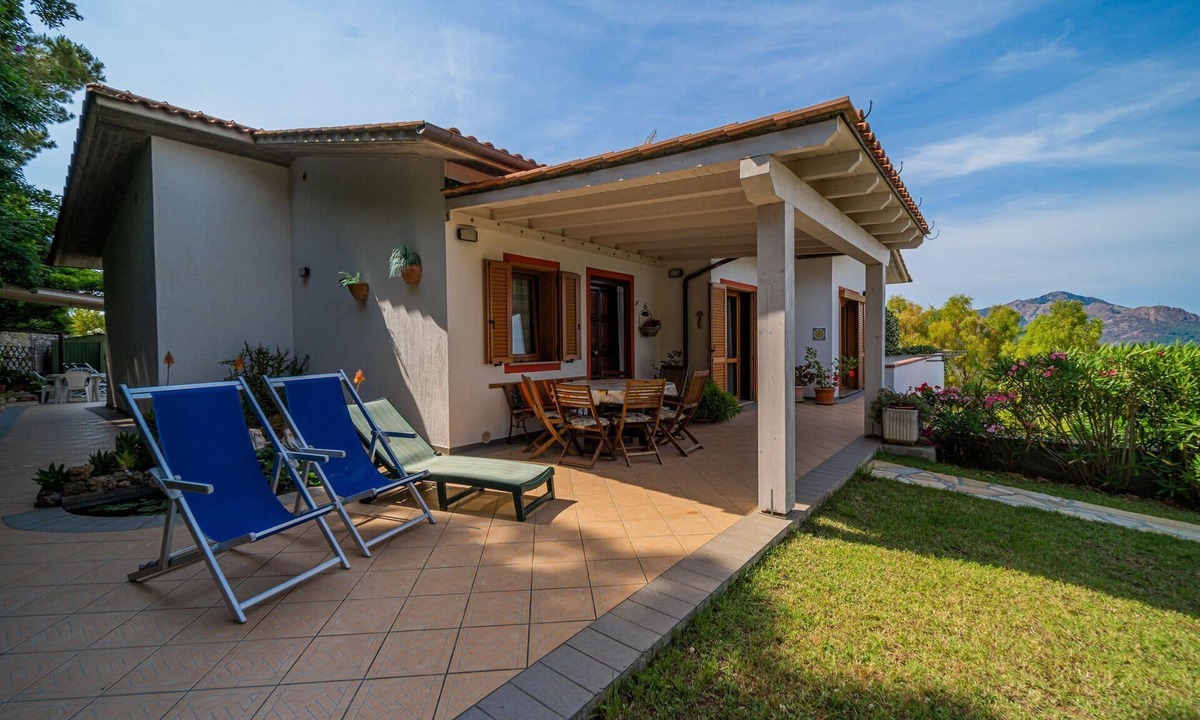 Capoliveri Apartment | Lovely Apartment in Capoliveri with Private Parking