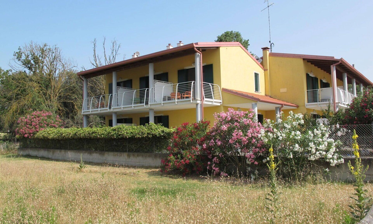 Lido di Volano House | Lovely apartment in villa for 4 people with WIFI, A/C, TV and terrace