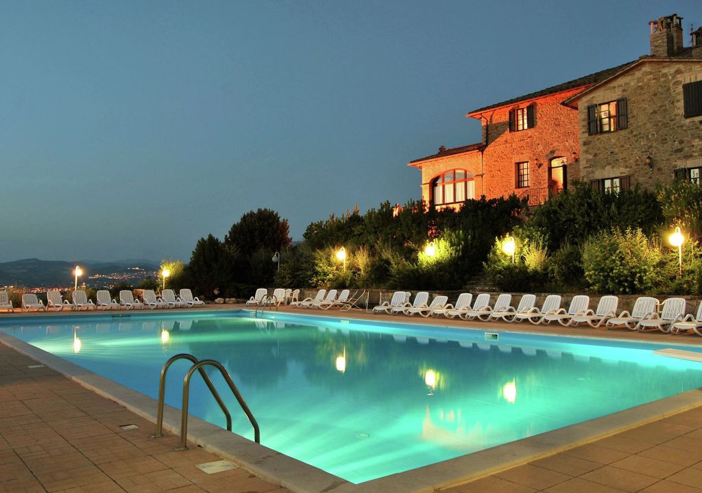 Bettona Apartment | Lovely Apartment in Passaggio di Bettona with Pool