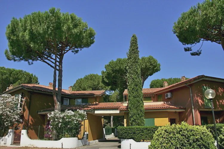 Giannella House | Lovely Holiday Home in Giannella nera Sea