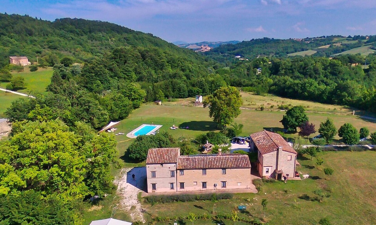 Sarnano House | Lovely home in Sarnano with swimming pool