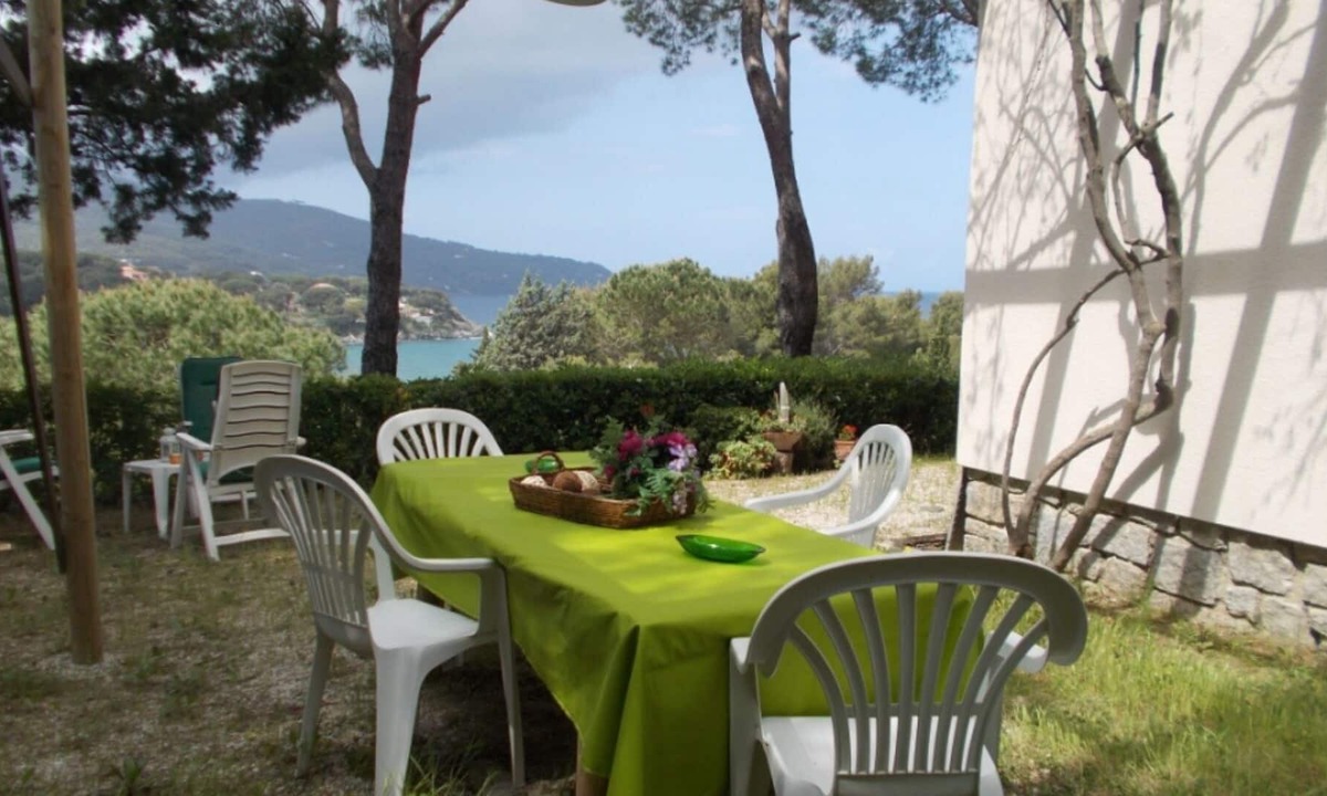 Procchio Villa | Lovely view of the Gulf of Procchio. Villa with 4 bedrooms and 2 bathrooms.