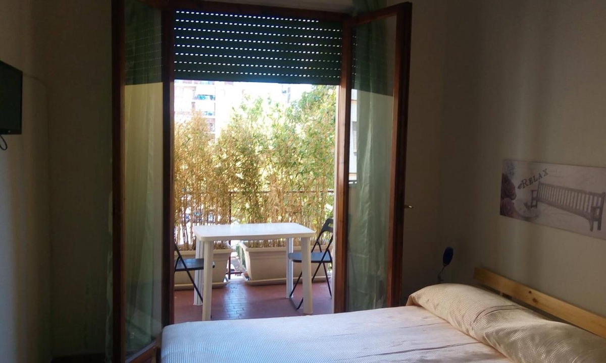 Aprilia House | LovelyBed