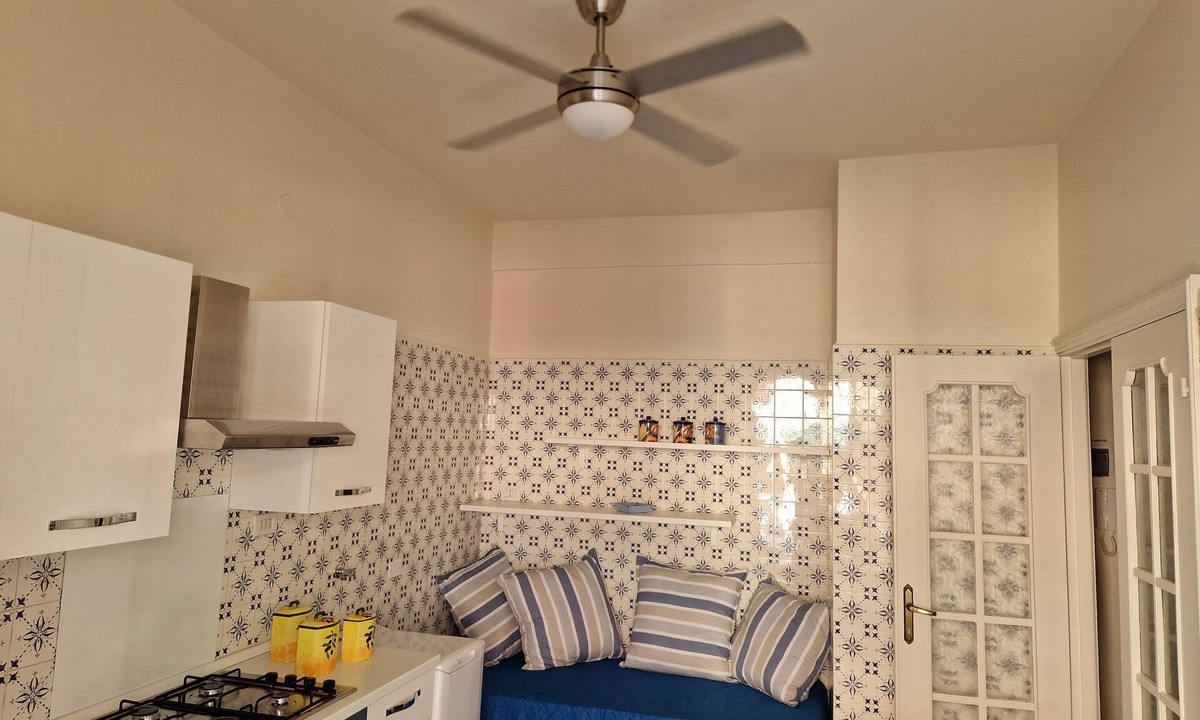 Nervi Apartment | Luna apartment with free parking.