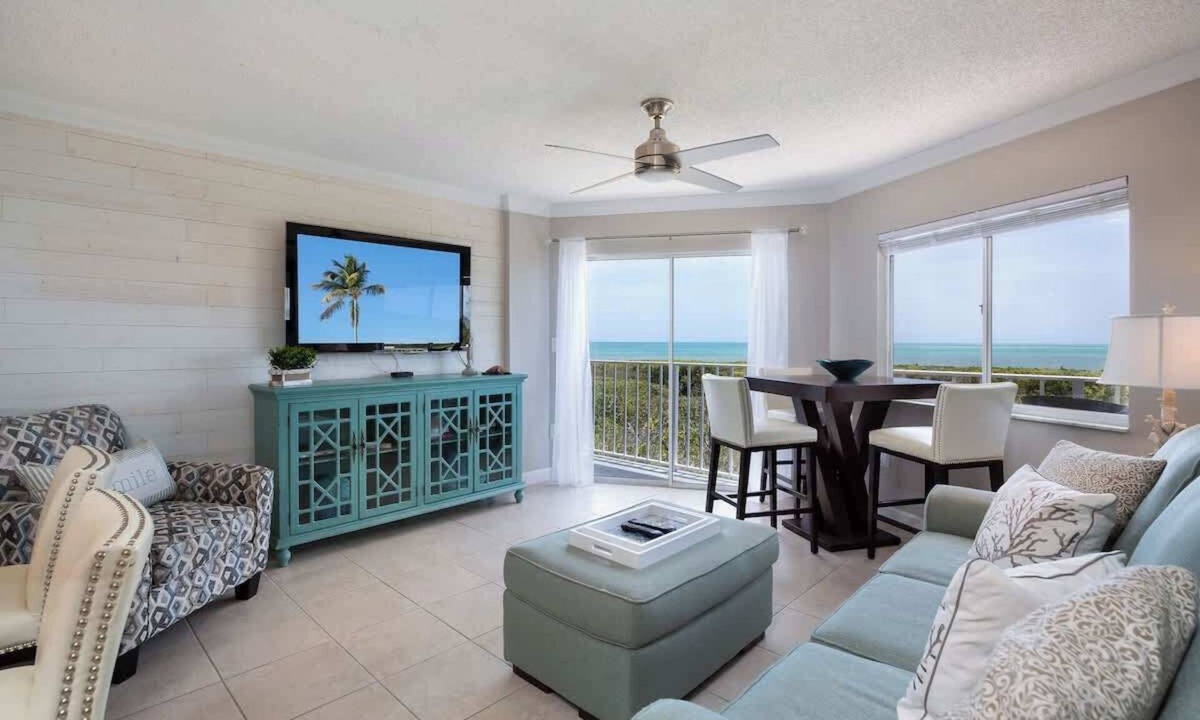 Tavernier Condo | Lux Suite Open Ocean Views- 2 Balconies+Pool & Bar