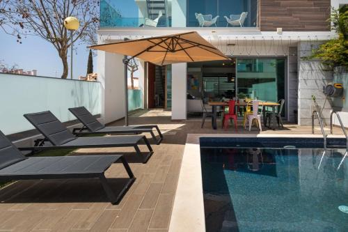 Correeira Villa | Luxury Design Villa (Private Pool & Jacuzzi)