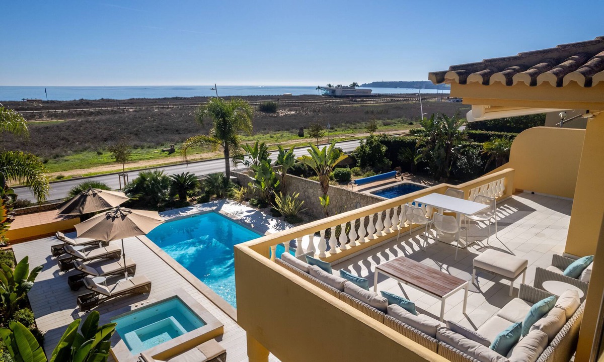 Meia Praia Villa | Luxury Front Line Villa in Lagos: Magnificent Sea Views, Private Pool & Jacuzzi