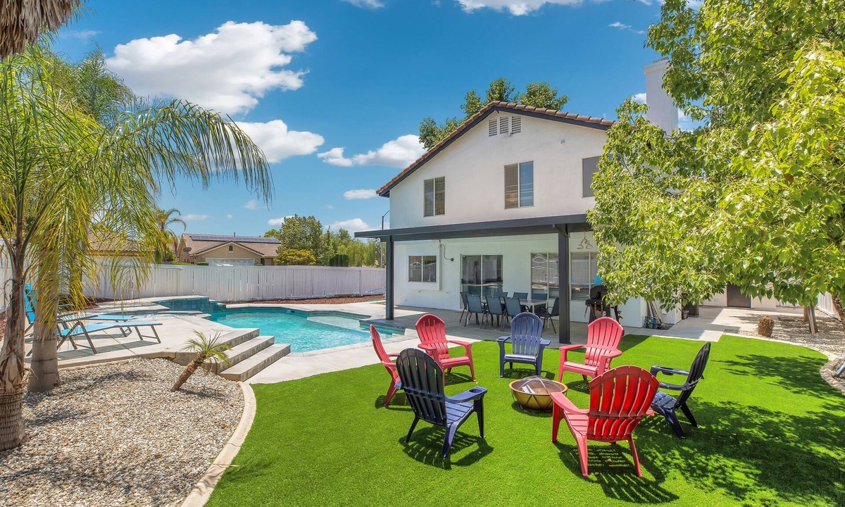 Riverside House | Luxury Tropical Modern Villa Pool Jacuzzi Game Room