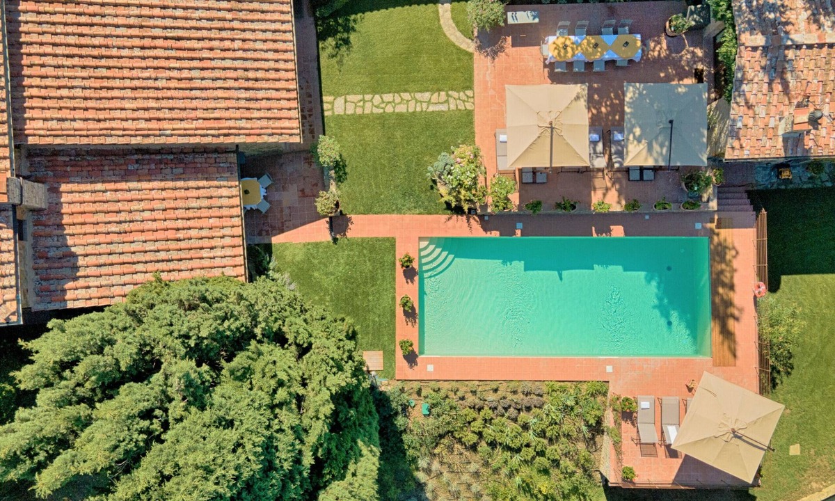 Castellina in Chianti Villa | Luxury Villa in Chianti with Winery up to 4 Guests