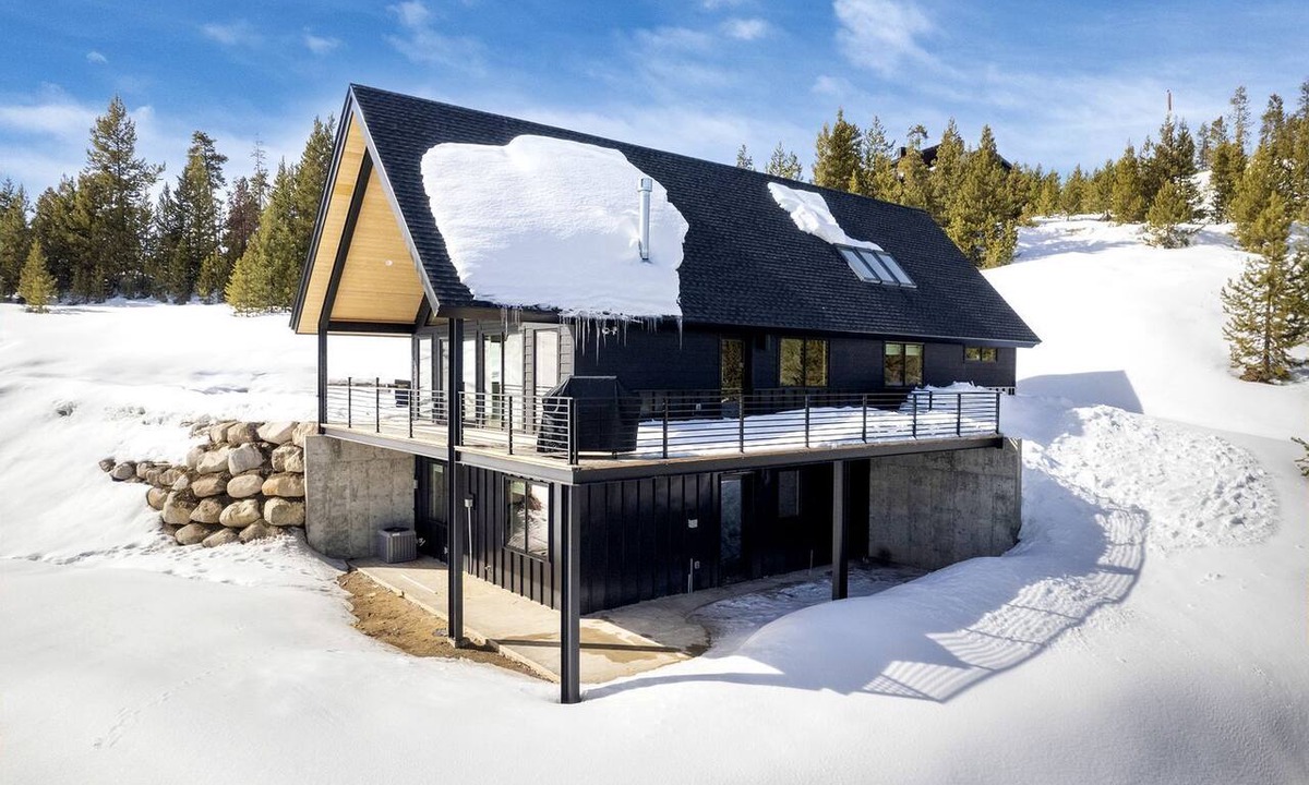 Winter Park Highlands Villa | Luxury Villa with Ping-Pong Table and Design Interior in Tabernash, Colorado
