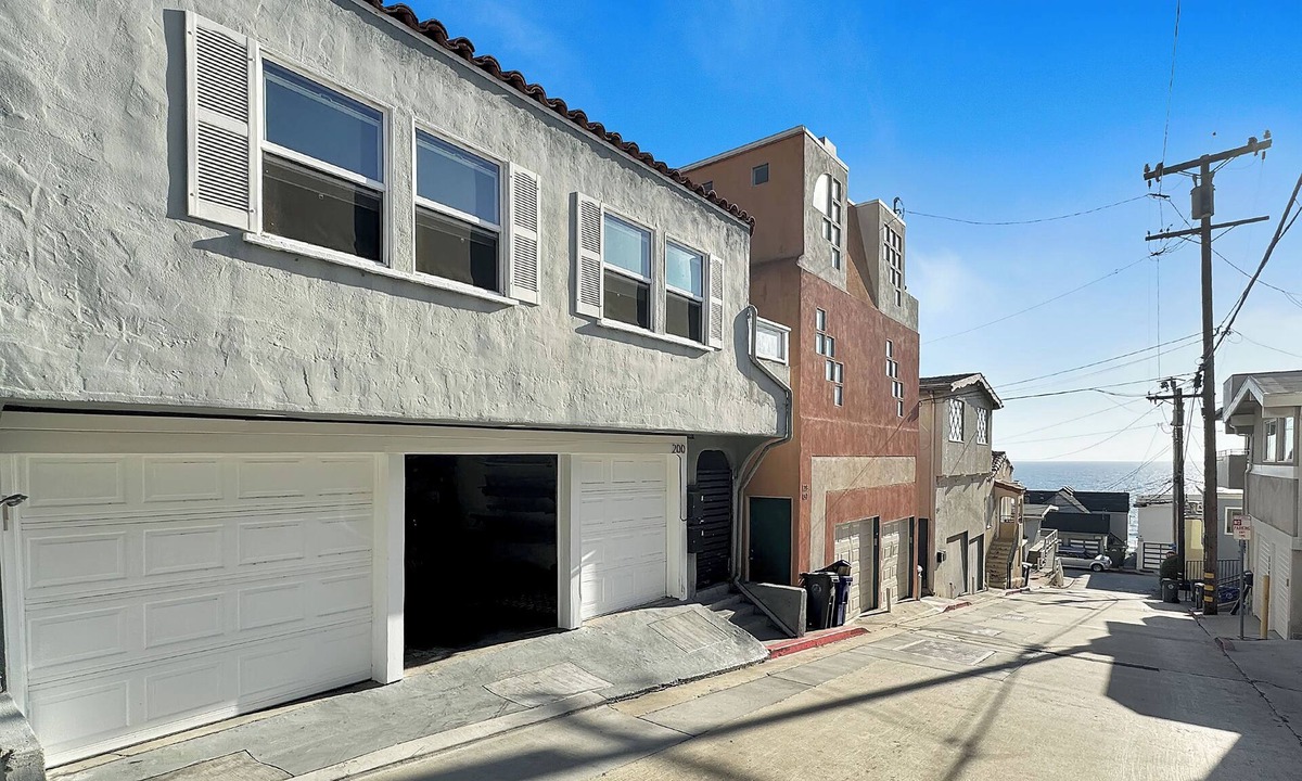 El Porto Apartment | MANHATTAN BEACH Peaceful 2 bedroom steps to the beach