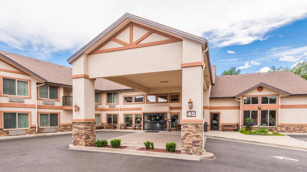 Manitou Springs Hotel | Manitou Pikes Peak Hotel