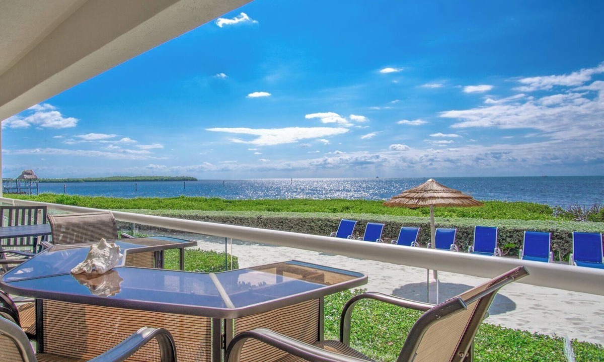 Rock Harbor House | Mariners Club # 314 3 Bed 2.5 Bath Key Largo Beachfront Luxury Ocean views and 3 bedroom 2.5 bath condo