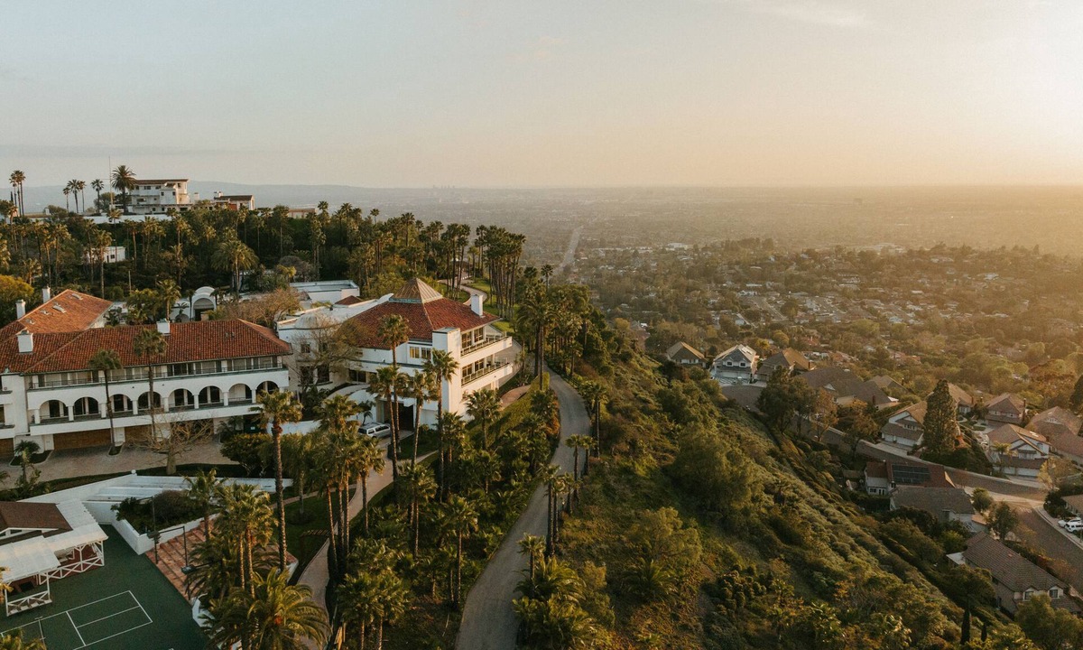 Cowan Heights Villa | Mesa Bella: 26k Sq. Ft. Private Celebrity Hilltop Resort