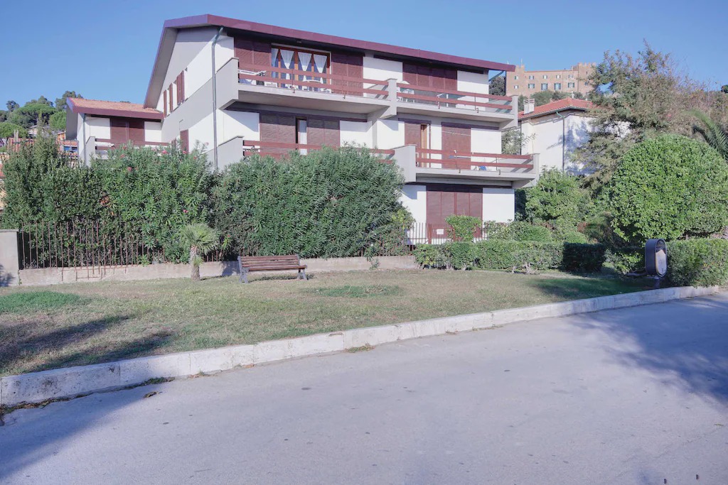 Castiglione della Pescaia Apartment | MIMMO n. 9 spazioso appartamento fronte mare con terrazza e posto auto