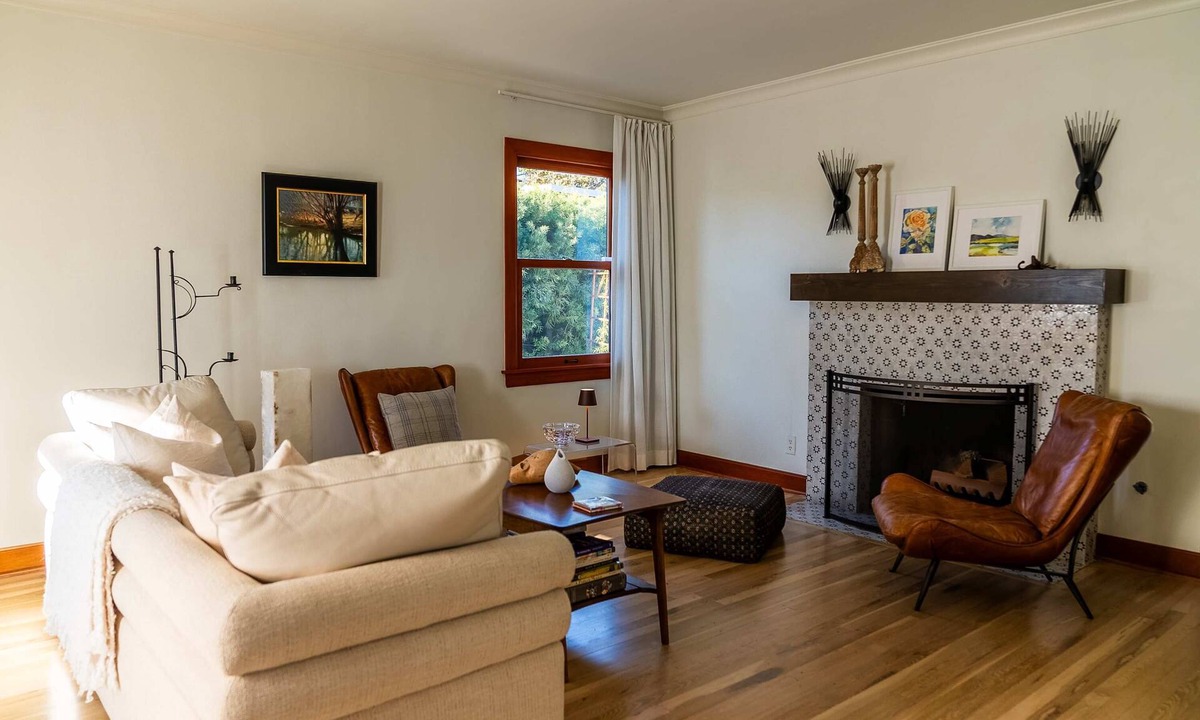 Culver - West House | Minutes from Beach | Designer Furnished + Patio