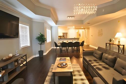 Reunion Villa | Modern 3BD Retreat | 10 Guests | Near Disney