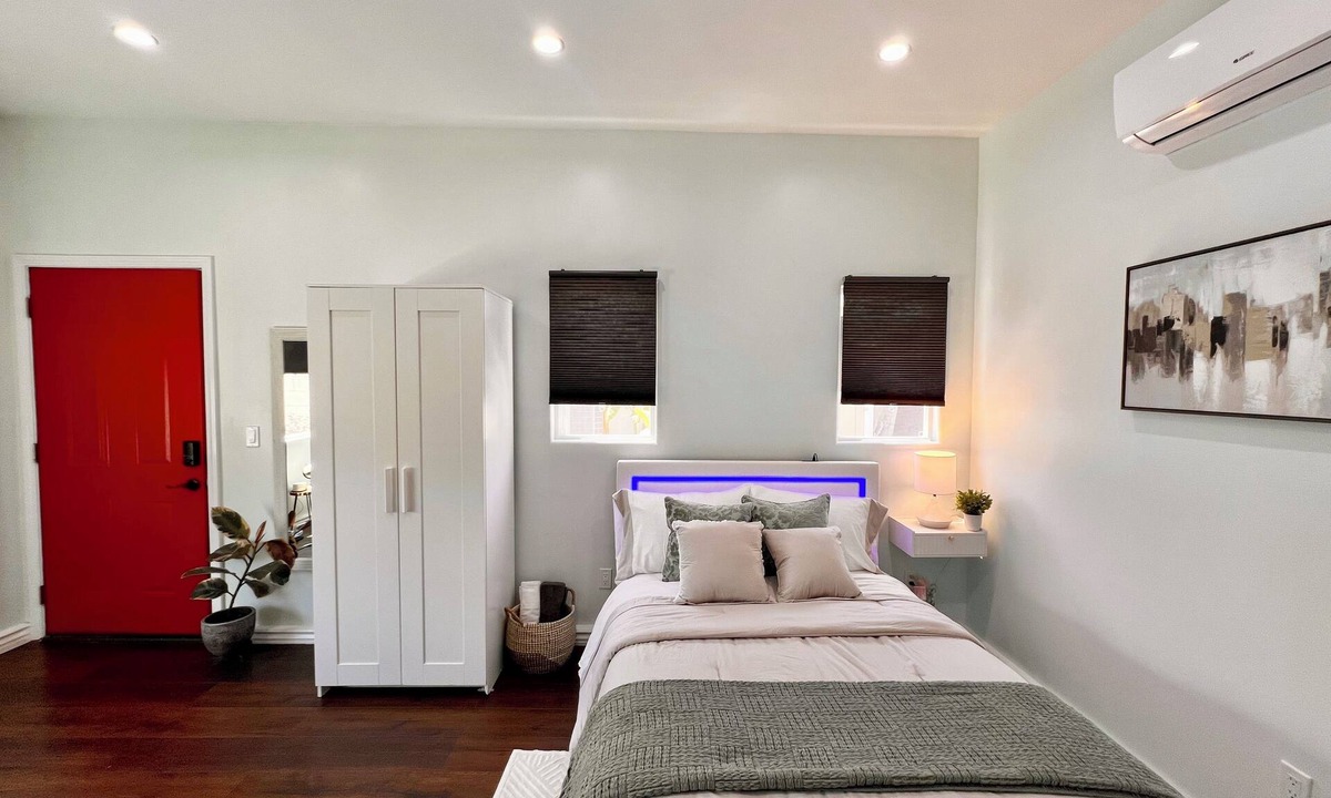 Park Mesa Heights Apartment | Modern & Cozy Private Studio w Patio Near LAX-SoFi