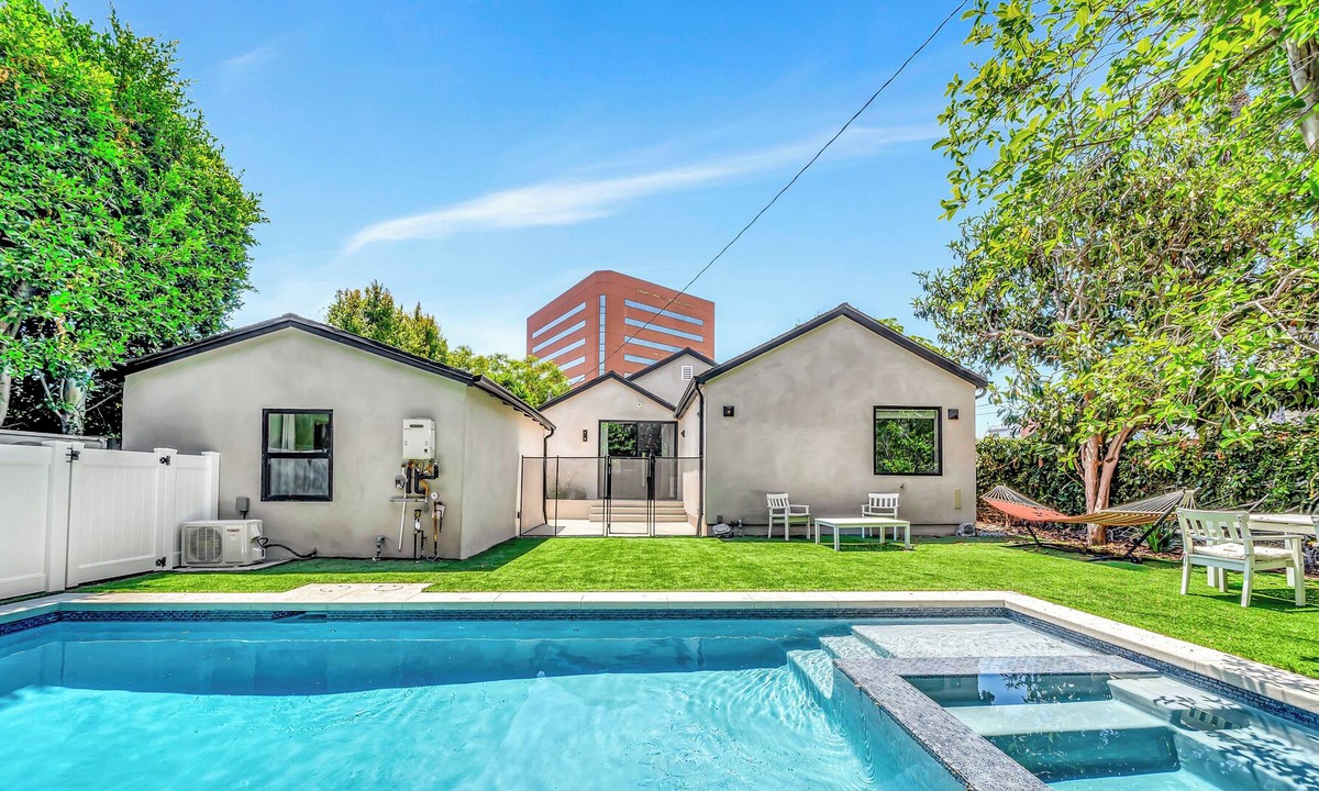 Beverly Grove Villa | MODERN HOUSE IN BEST LOCATION