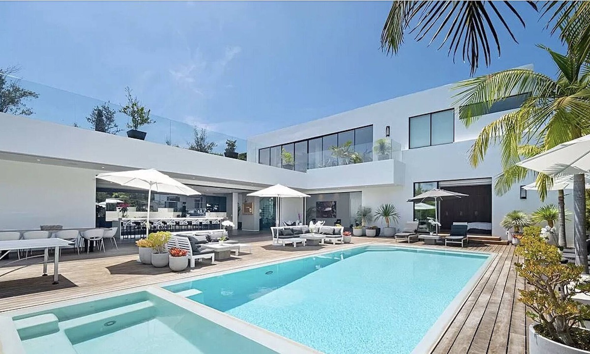 Beverly Hills Villa | Modern Mansion In Beverly Hills Flats