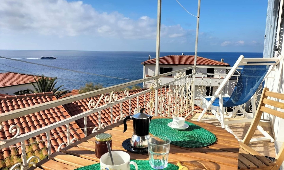Pomonte Apartment | Modern seaview apartment with 2 bathrooms and beaches just steps away