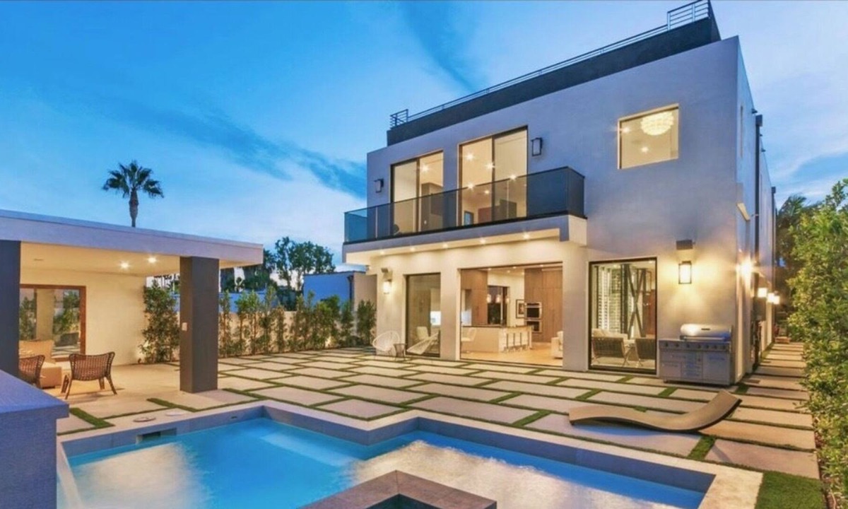 Fairfax District Villa | Modern Villa In West Hollywood