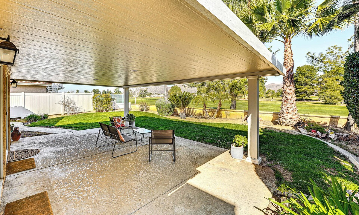 Menifee House | Mtn & Golf Course Views: Inviting Home in Menifee!