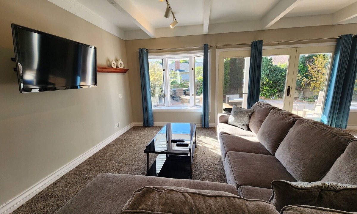 Harbor House | Near the beach and central located