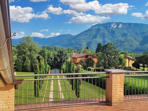 Mologno Villa | Nebbianella Country House - Amazing Mountain Views