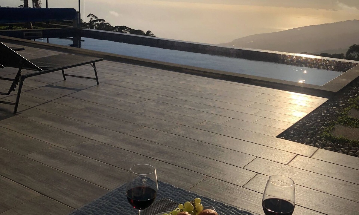 Calheta Villa | New construction above the rooftops of Calheta, absolute privacy, heated pool.