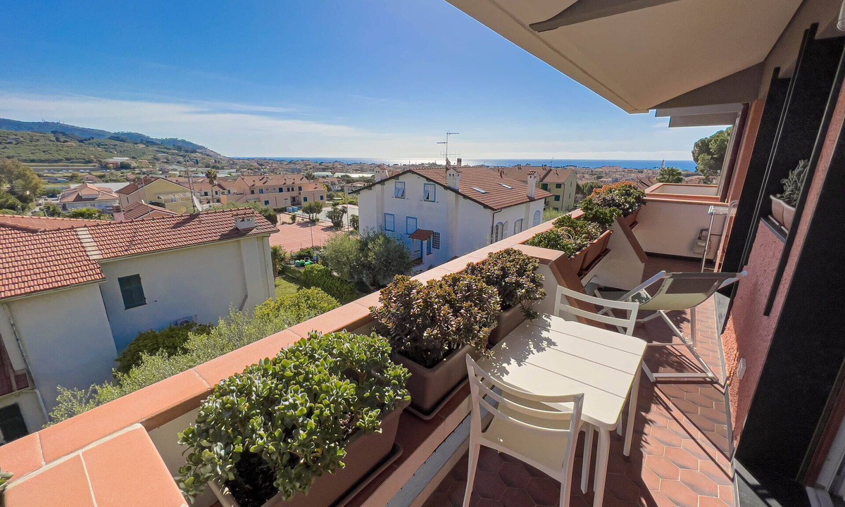 Diano Marina Apartment | New, panoramic apartment in Diano Castello
