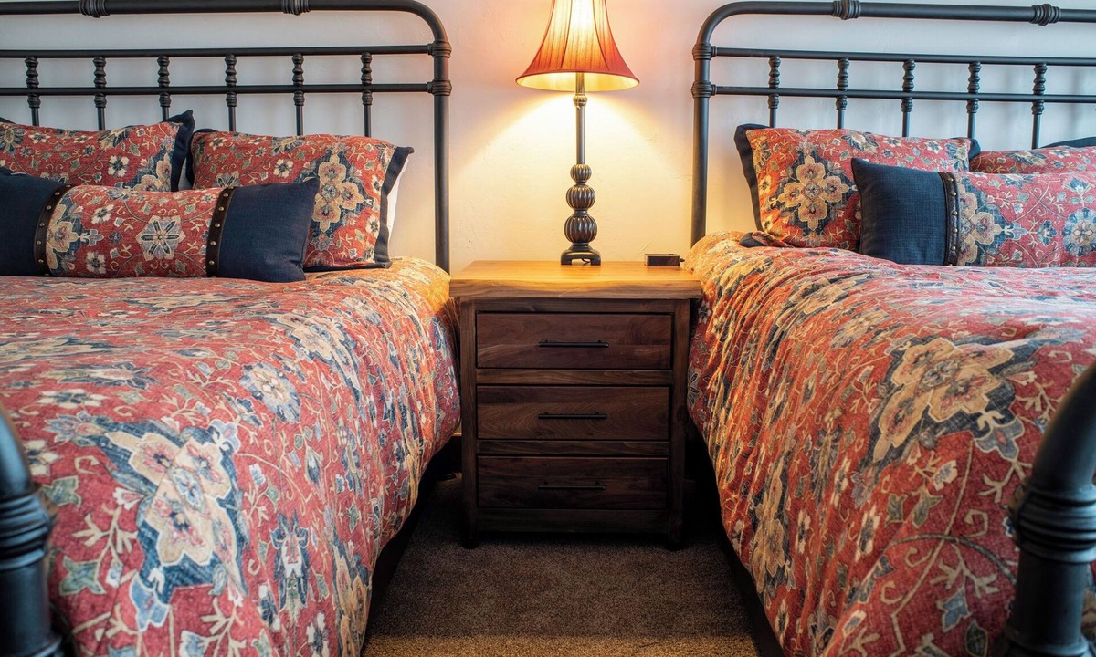 South Fork Cabin | New pet-friendly, gorgeous cabin with AC and WiFi at Tiny Timbers Resort