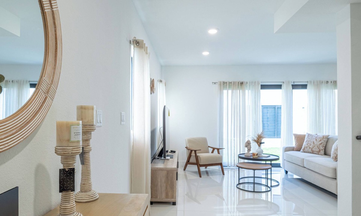 Florida City Villa | New Villa Serenity - 5 BR home for big groups - Near Florida Keys