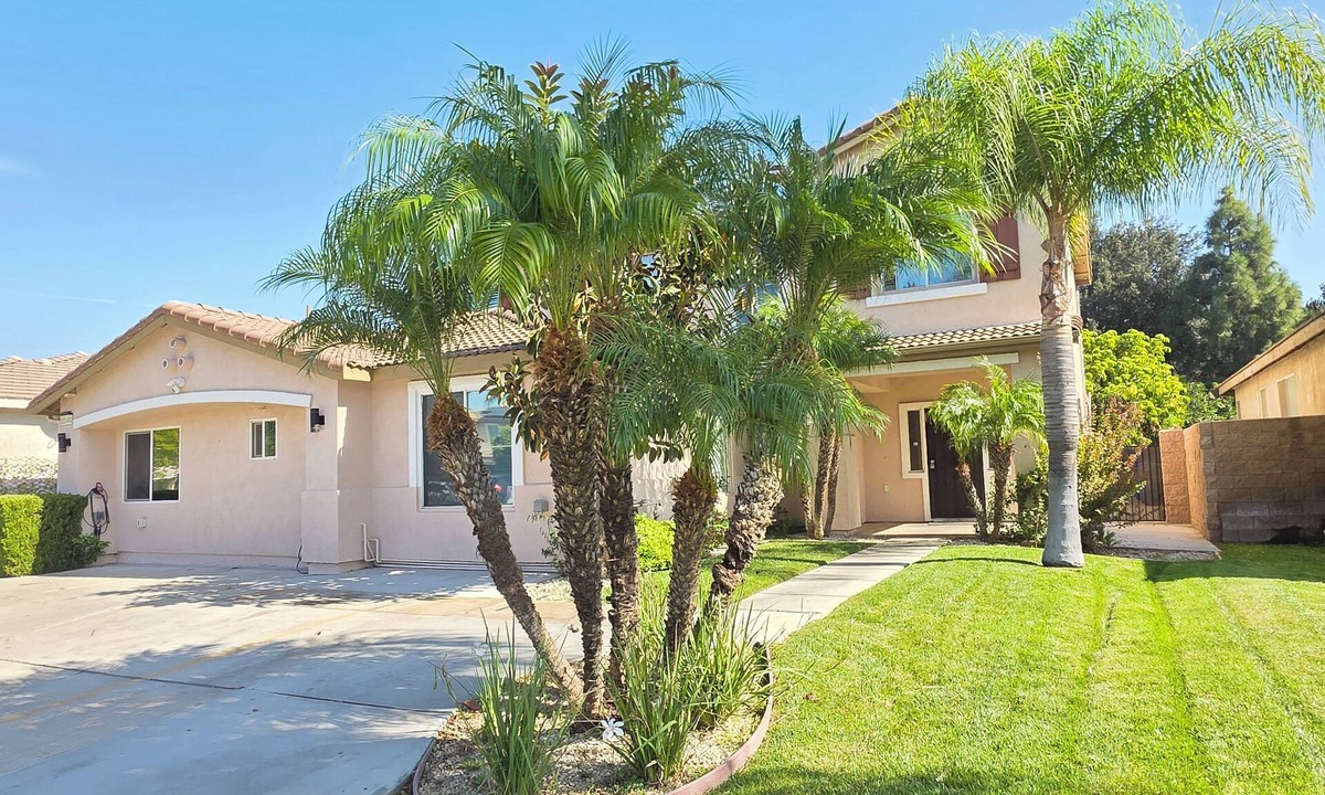 Bloomington House | Newly Listed Family Friendly Fontana House