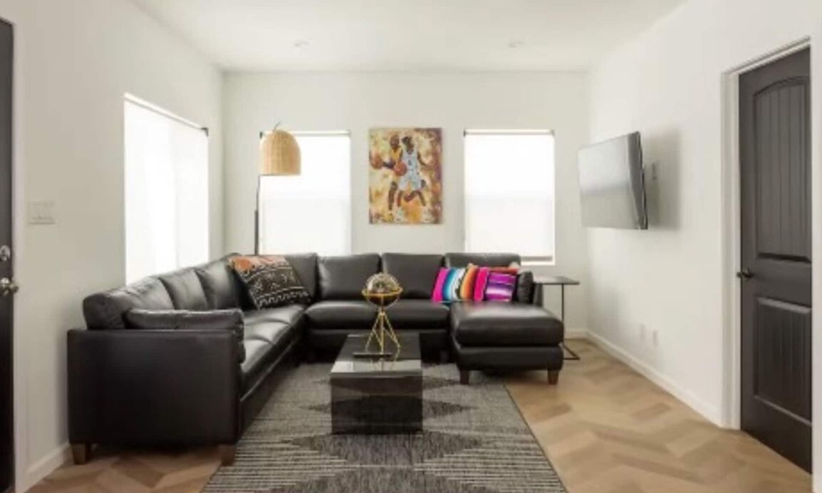 Los Angeles House | NEWLY Renovated- 1bed, 1bath!