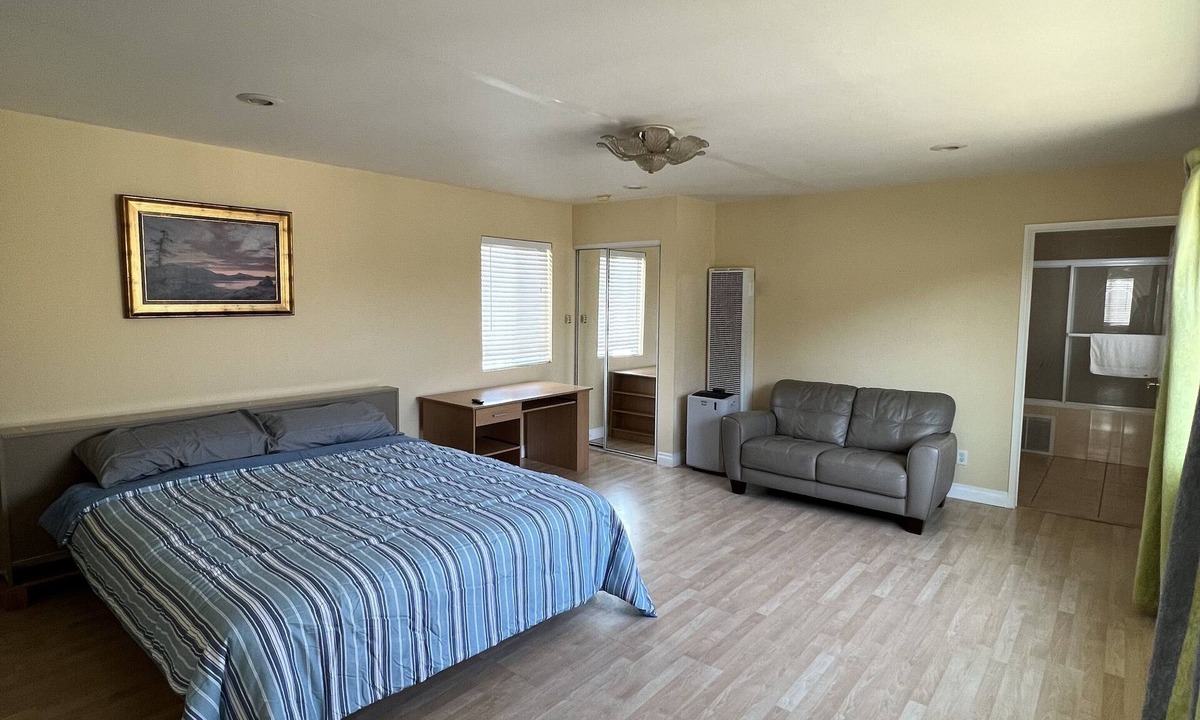 Harbor Gateway South House | Newly Renovated 1BR/1BA Home